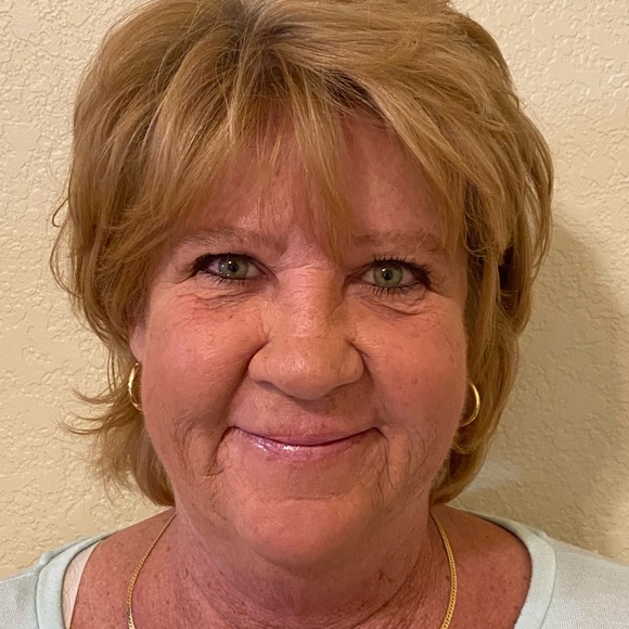 Meet your Posher, Rosie - Picture 1 of 2